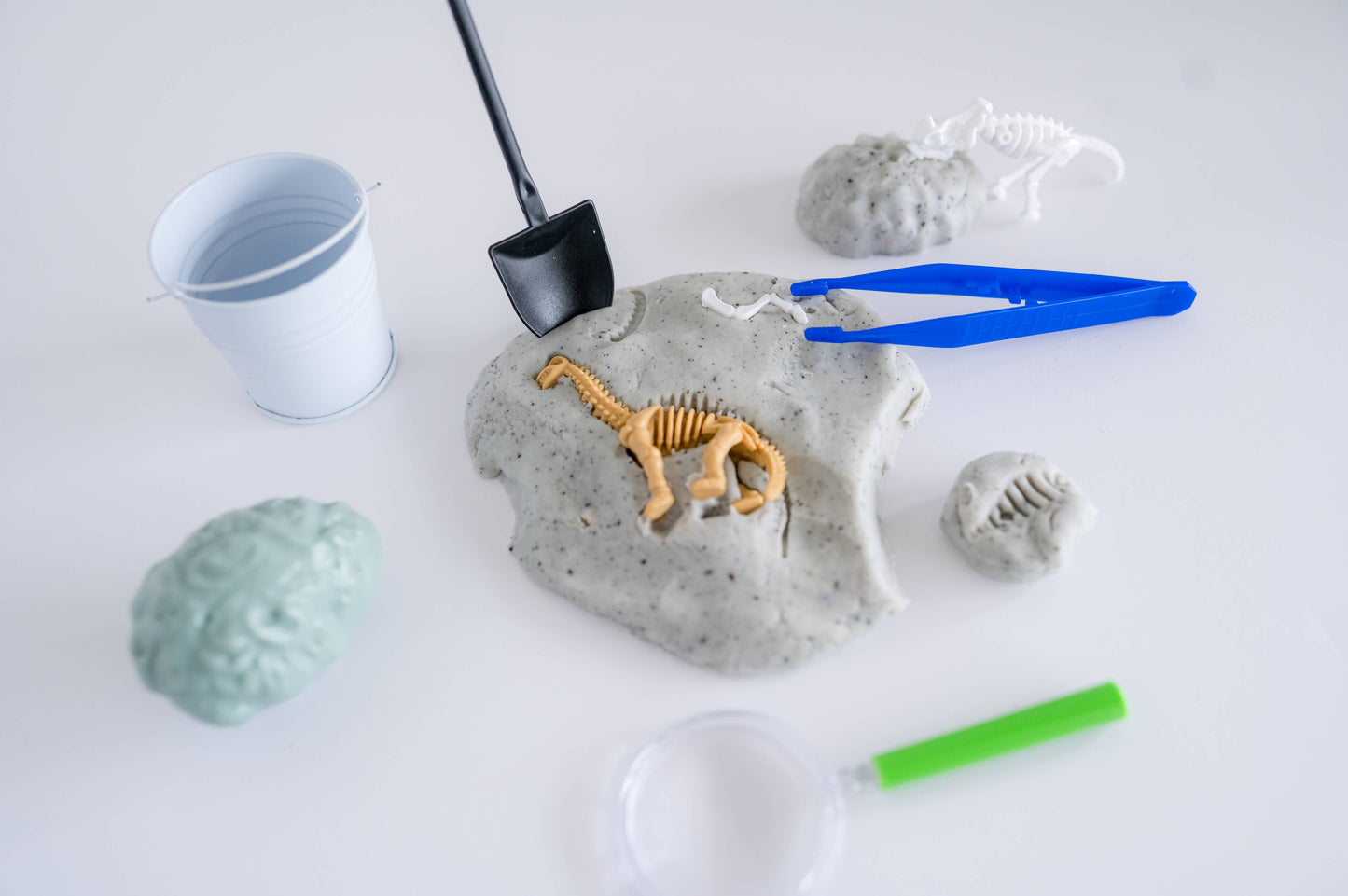 Dinosaur Fossil Dig (Cookies & Cream) KidDough Play Kit