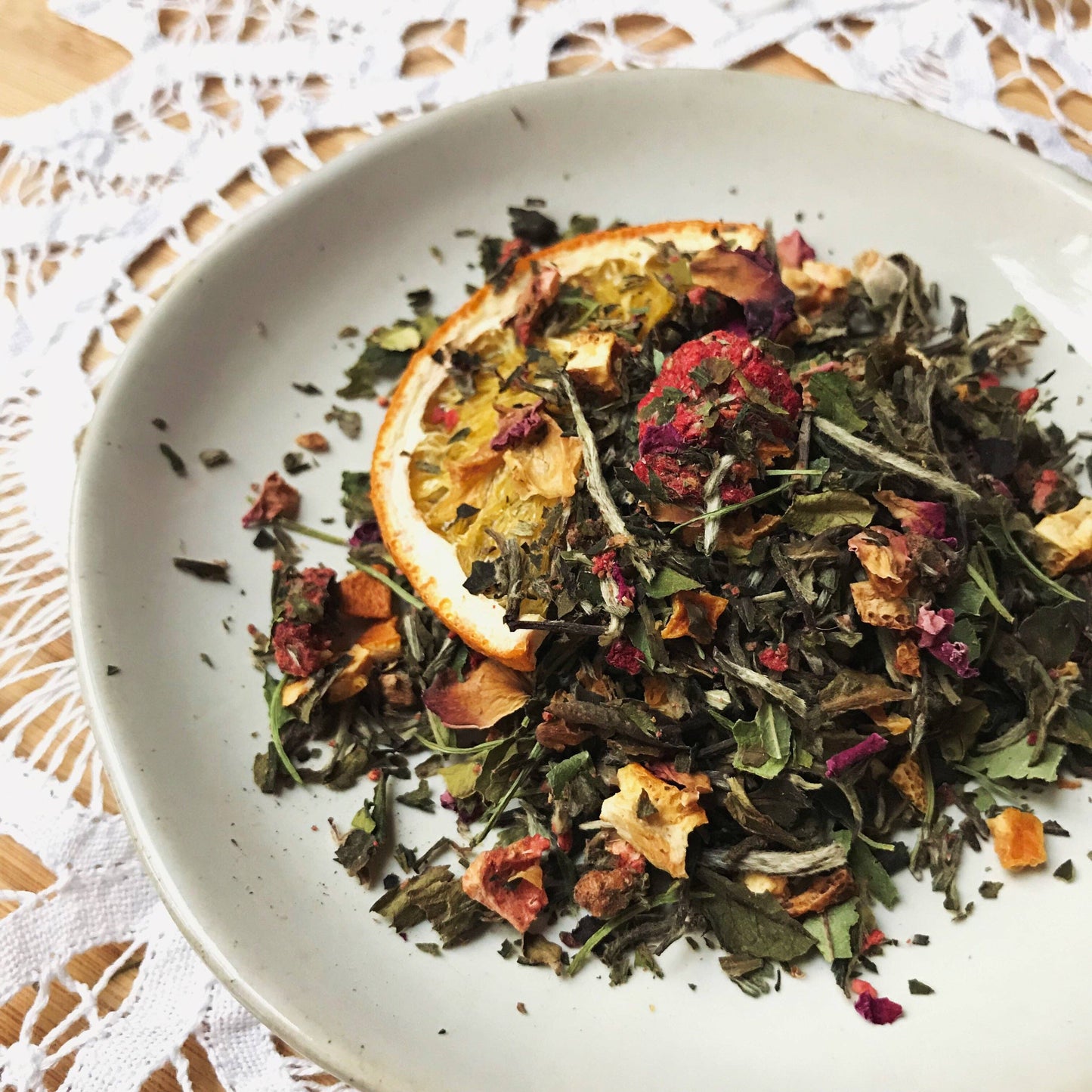 Strawberry Sun | White tea blend: 2oz