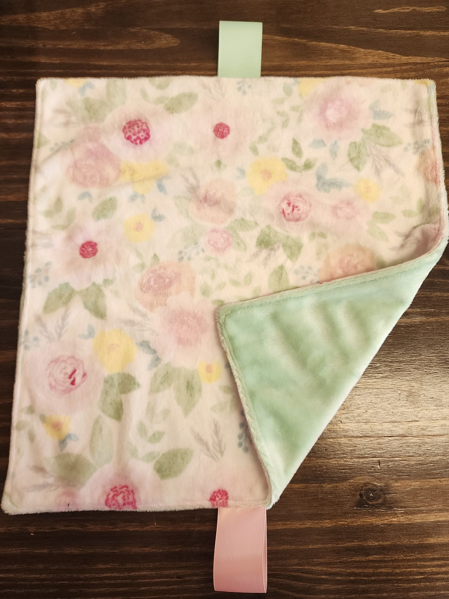 Floral Minky Blanket, snuggle baby