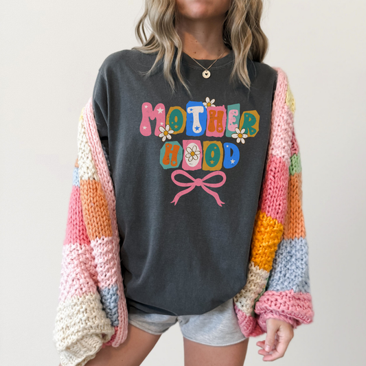 Motherhood Retro Floral Bow Graphic Tee: Pepper