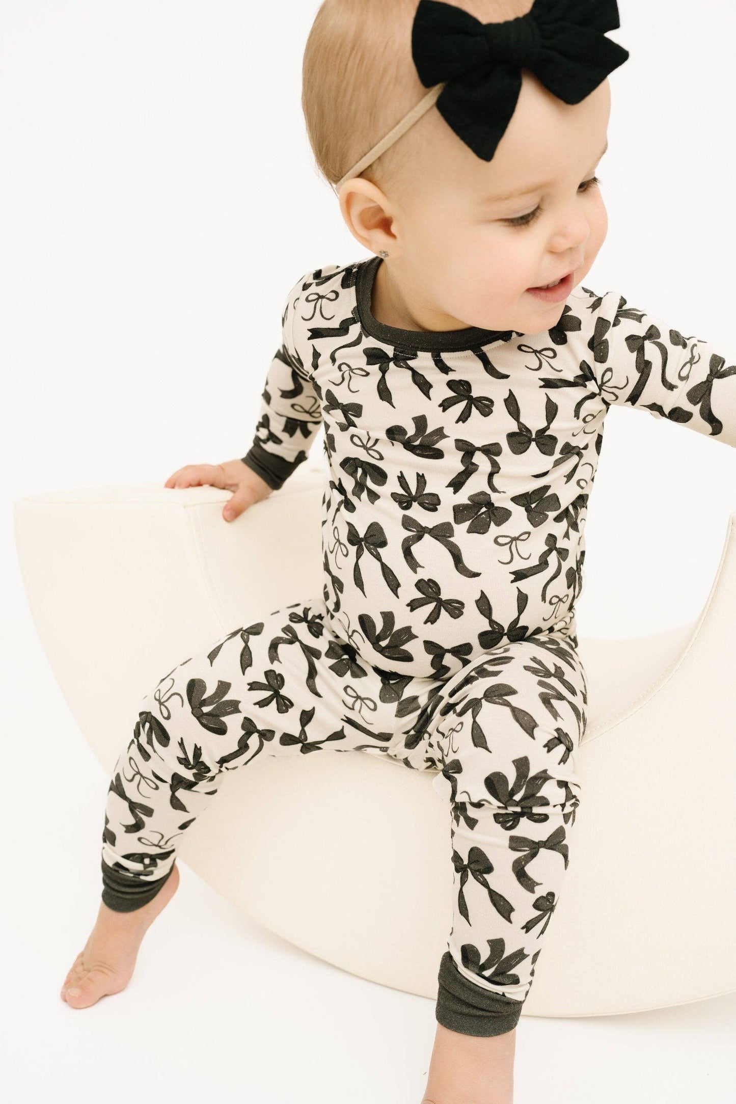 Monochrome Bows Bamboo Set