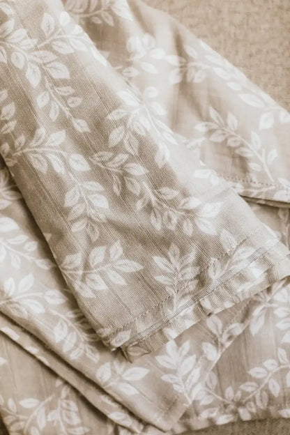 Swaddle Leafy Sprig Gray