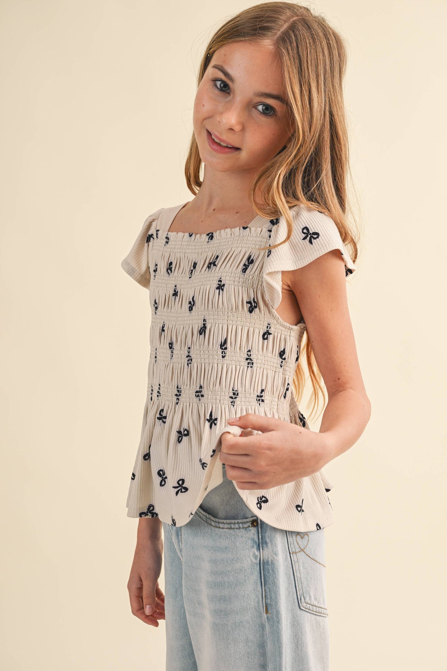 TWEEN KIDS GIRLS FLUTTER SLEEVE SMOCKED TOP