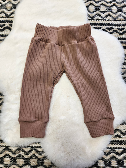 Mocha Ribbed Knit Legging