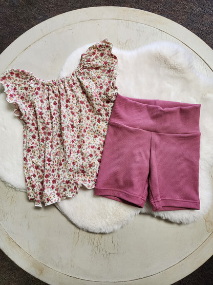 Ribbed Floral Flutter Sleeve