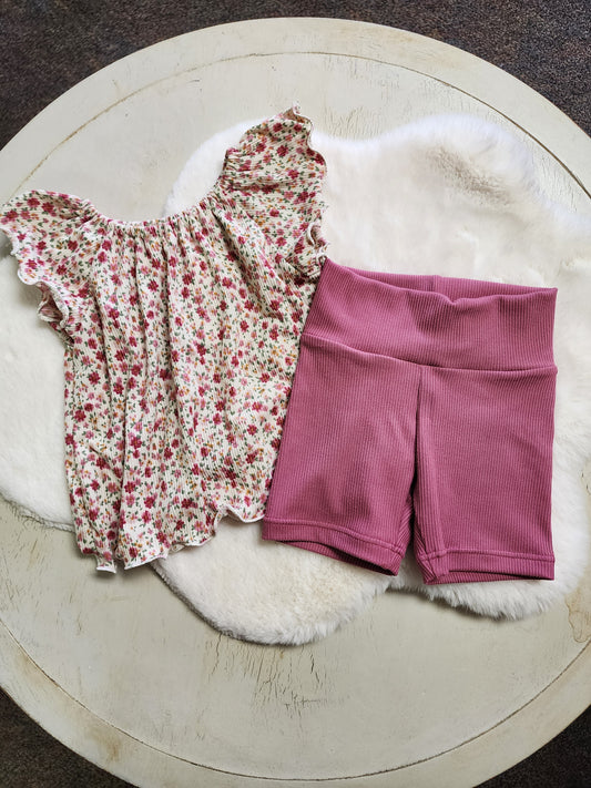 Ribbed Floral Flutter Sleeve