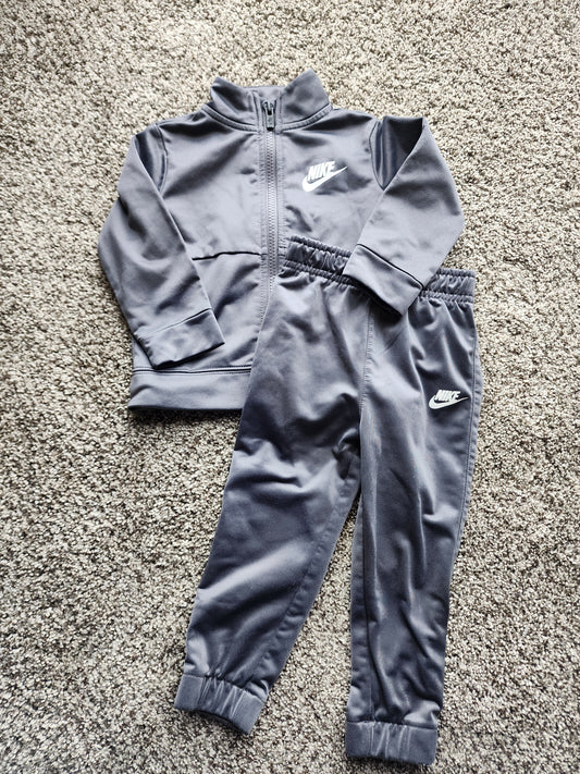 Nike Set 18 Month