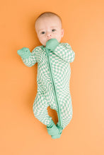 Load image into Gallery viewer, Green Wavy Checkered Bamboo Sleeper
